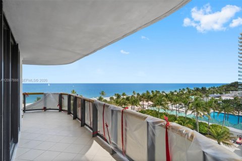 Condo in Bal Harbour, Florida, 2 bedrooms  № 2073660 - photo 13
