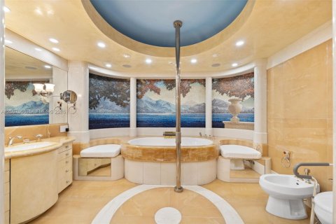 Condo in Bal Harbour, Florida, 2 bedrooms  № 2073660 - photo 20