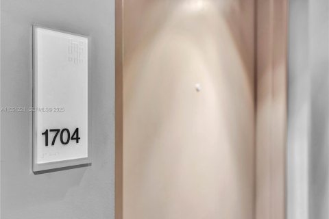 Condominio en venta en Miami, Florida, 1 dormitorio, 65.12 m2 № 1989971 - foto 24