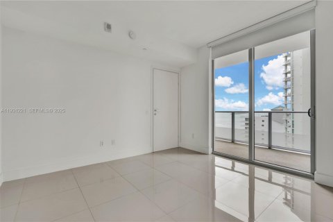 Condominio en venta en Miami, Florida, 1 dormitorio, 65.12 m2 № 1989971 - foto 7