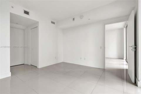Condominio en venta en Miami, Florida, 1 dormitorio, 65.12 m2 № 1989971 - foto 6
