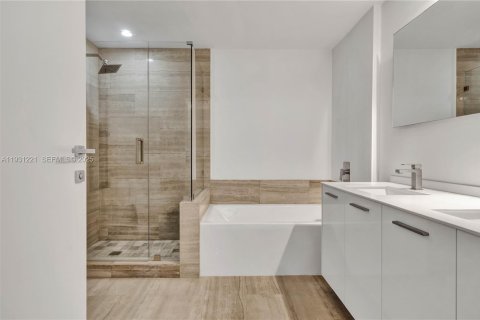 Condominio en venta en Miami, Florida, 1 dormitorio, 65.12 m2 № 1989971 - foto 16