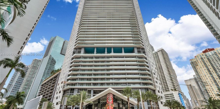 Condominio en Miami, Florida, 1 dormitorio № 1989971