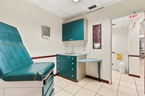 Immobilier commercial à vendre à Saint Petersburg, Floride: 234.86 m2 № 2395655 - photo 16