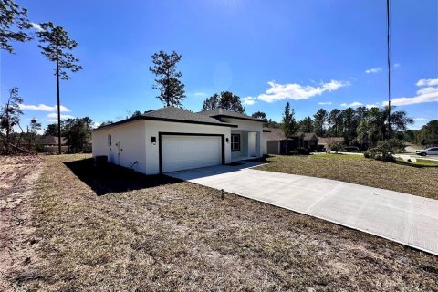House in Citrus Springs, Florida 3 bedrooms, 142.05 sq.m. № 1545330 - photo 4