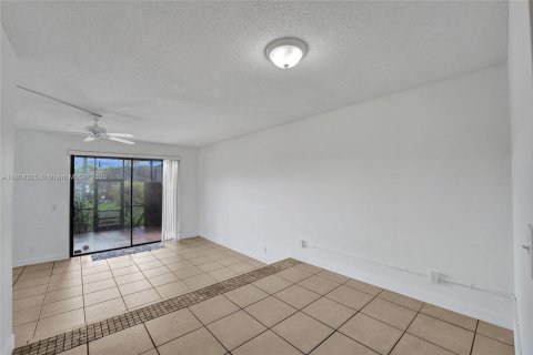 Купить таунхаус в Пемброк-Пайнс, Флорида 4 спальни, 150.13м2, № 1934595 - фото 16