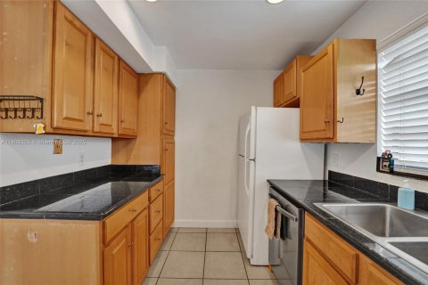 Купить таунхаус в Пемброк-Пайнс, Флорида 4 спальни, 150.13м2, № 1934595 - фото 22