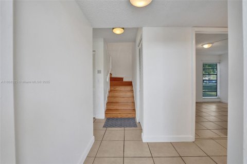 Купить таунхаус в Пемброк-Пайнс, Флорида 4 спальни, 150.13м2, № 1934595 - фото 3