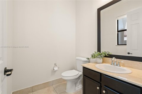 House in Davie, Florida 4 bedrooms, 362.32 sq.m. № 1955073 - photo 12