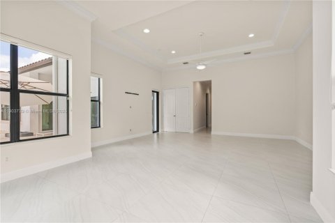 House in Davie, Florida 4 bedrooms, 362.32 sq.m. № 1955073 - photo 30