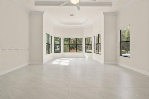 House in Davie, Florida 4 bedrooms, 362.32 sq.m. № 1955073 - photo 29