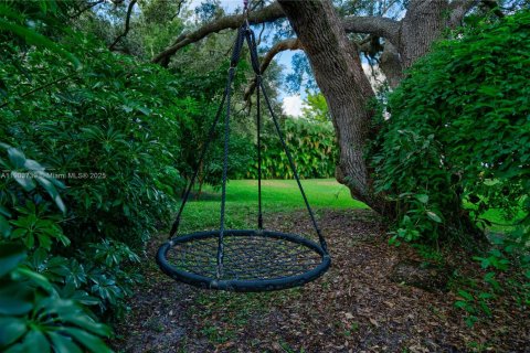 House in Davie, Florida 4 bedrooms, 362.32 sq.m. № 1955073 - photo 27