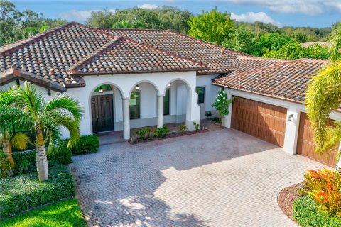 House in Davie, Florida 4 bedrooms, 362.32 sq.m. № 1955073 - photo 3