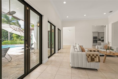 House in Davie, Florida 4 bedrooms, 362.32 sq.m. № 1955073 - photo 10