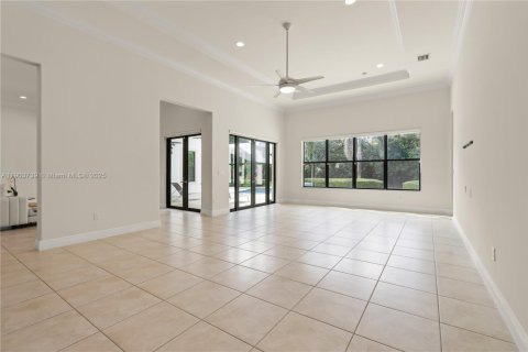 House in Davie, Florida 4 bedrooms, 362.32 sq.m. № 1955073 - photo 21