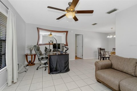 Villa ou maison à vendre à Valrico, Floride: 3 chambres, 164.16 m2 № 2437219 - photo 12