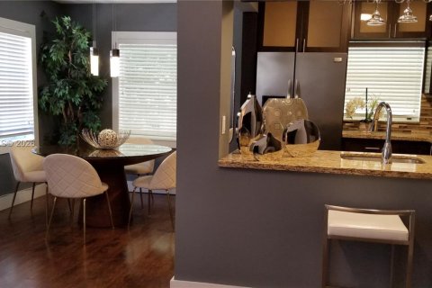 Copropriété à vendre à Miami Beach, Floride: 2 chambres, 80.82 m2 № 2001287 - photo 17