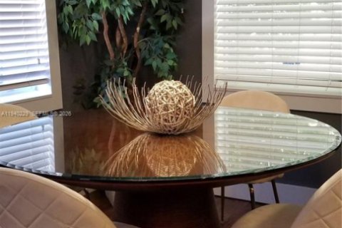 Copropriété à vendre à Miami Beach, Floride: 2 chambres, 80.82 m2 № 2001287 - photo 18