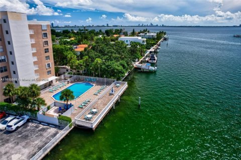 Copropriété à vendre à North Bay Village, Floride: 2 chambres, 109.44 m2 № 2183741 - photo 15