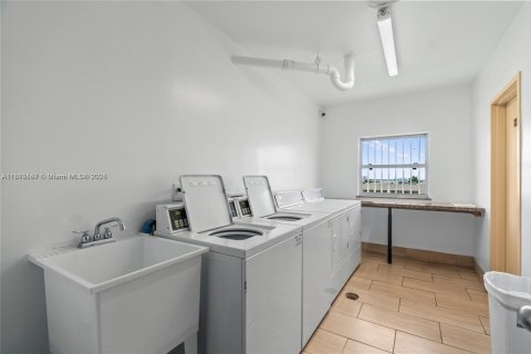 Copropriété à vendre à North Bay Village, Floride: 2 chambres, 109.44 m2 № 2183741 - photo 5