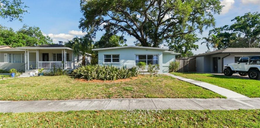 House in Saint Petersburg, Florida 2 bedrooms, 58.06 sq.m. № 1634265