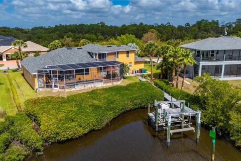 House in Port Charlotte, Florida 3 bedrooms, 255.57 sq.m. № 2123473 - photo 5