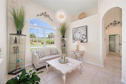 House in Port Charlotte, Florida 3 bedrooms, 255.57 sq.m. № 2123473 - photo 14