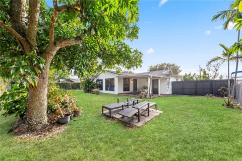 Casa en alquiler en Hialeah, Florida, 3 dormitorios, 176.98 m2 № 2030161 - foto 30