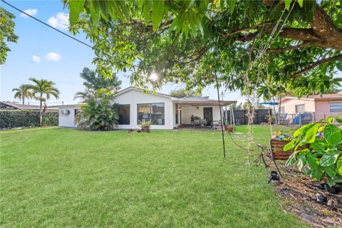 Casa en alquiler en Hialeah, Florida, 3 dormitorios, 176.98 m2 № 2030161 - foto 27