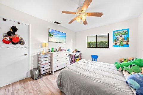 Casa en alquiler en Hialeah, Florida, 3 dormitorios, 176.98 m2 № 2030161 - foto 17