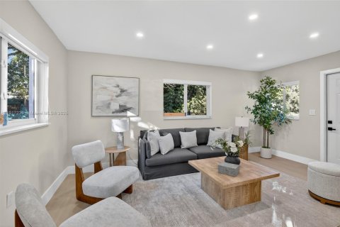 Купить виллу или дом в Майами-Гарденс, Флорида 3 спальни, № 1974061 - фото 13