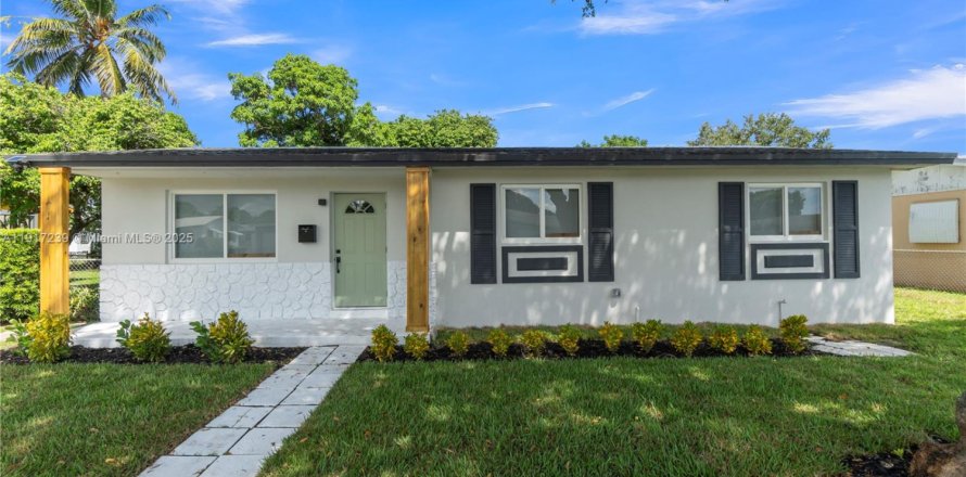 Дом в Майами-Гарденс, Флорида 3 спальни № 1974061