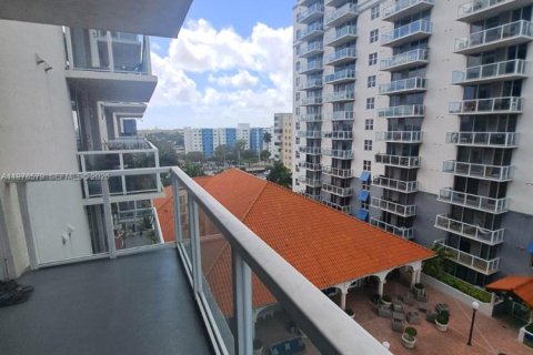Condominio en venta en Miami, Florida, 1 dormitorio, 63.64 m2 № 2044454 - foto 7