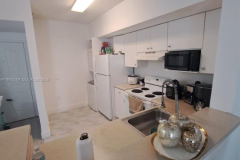 Condominio en venta en Miami, Florida, 1 dormitorio, 63.64 m2 № 2044454 - foto 3
