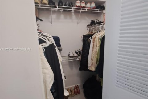 Condominio en venta en Miami, Florida, 1 dormitorio, 63.64 m2 № 2044454 - foto 10