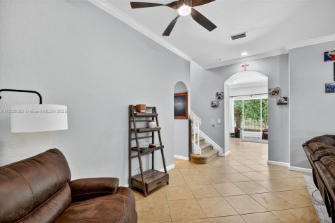 House in Boynton Beach, Florida 4 bedrooms, 261.06 sq.m. № 1827569 - photo 11