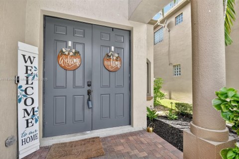 House in Boynton Beach, Florida 4 bedrooms, 261.06 sq.m. № 1827569 - photo 4