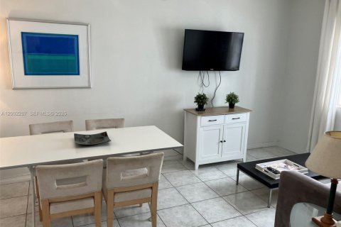 Condominio en venta en Miami Beach, Florida, 1 dormitorio, 38.09 m2 № 2066275 - foto 11
