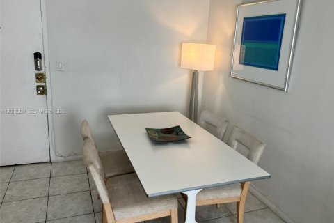 Condominio en venta en Miami Beach, Florida, 1 dormitorio, 38.09 m2 № 2066275 - foto 10