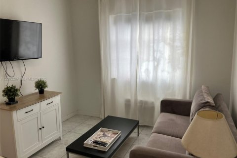 Condominio en venta en Miami Beach, Florida, 1 dormitorio, 38.09 m2 № 2066275 - foto 9