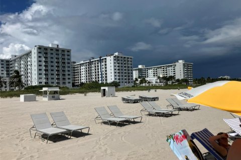 Condominio en venta en Miami Beach, Florida, 1 dormitorio, 38.09 m2 № 2066275 - foto 30