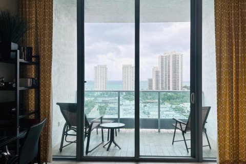 Copropriété à louer à Fort Lauderdale, Floride: 3 chambres, 185.8 m2 № 2084384 - photo 17