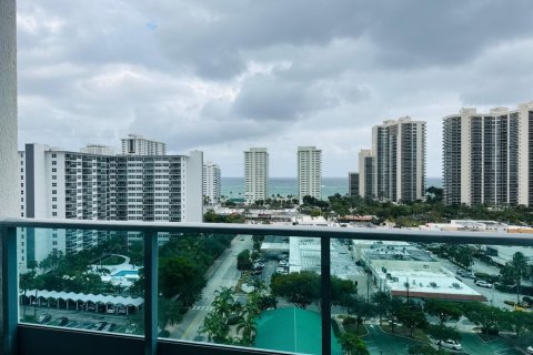 Copropriété à louer à Fort Lauderdale, Floride: 3 chambres, 185.8 m2 № 2084384 - photo 18
