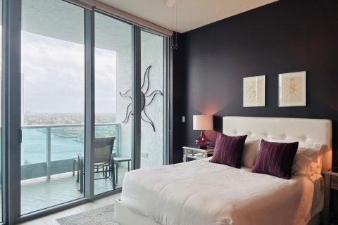 Copropriété à louer à Fort Lauderdale, Floride: 3 chambres, 185.8 m2 № 2084384 - photo 10