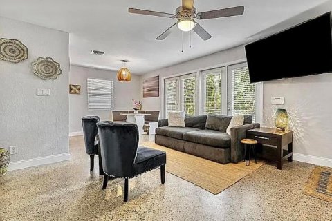 House in Delray Beach, Florida 3 bedrooms, 127.74 sq.m. № 2240558 - photo 17