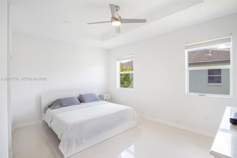Townhouse in Homestead, Florida 2 bedrooms, 119.84 sq.m. № 2075356 - photo 10