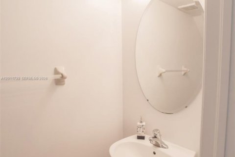 Townhouse in Homestead, Florida 2 bedrooms, 119.84 sq.m. № 2075356 - photo 9