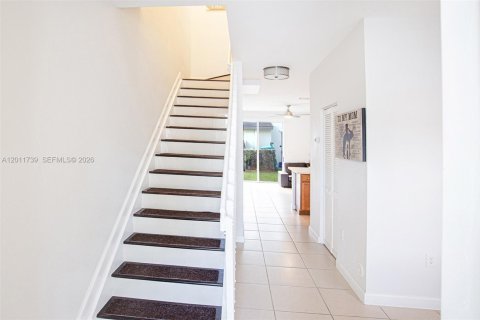 Townhouse in Homestead, Florida 2 bedrooms, 119.84 sq.m. № 2075356 - photo 3