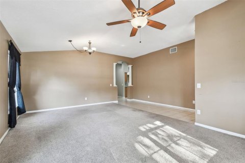 House in Land O' Lakes, Florida 4 bedrooms, 193.33 sq.m. № 1515427 - photo 17