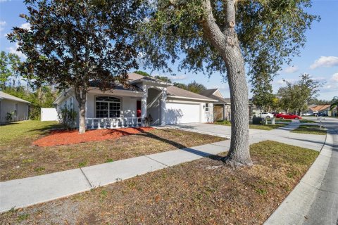 House in Land O' Lakes, Florida 4 bedrooms, 193.33 sq.m. № 1515427 - photo 4
